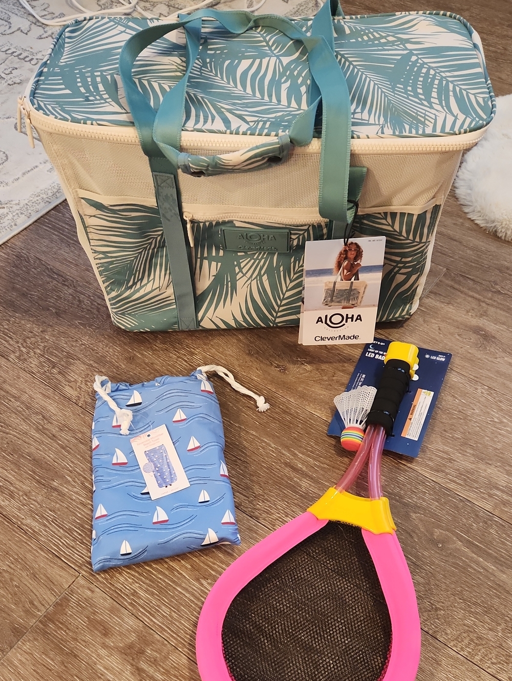 NWT BEACH BUNDLE SELLING TOGETHER - Picture 1 of 9